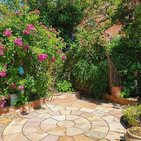 Charming 4 Bed Victorian In شقة *