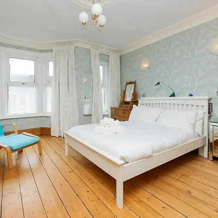 شقة Charming 4 Bed Victorian In بريستول